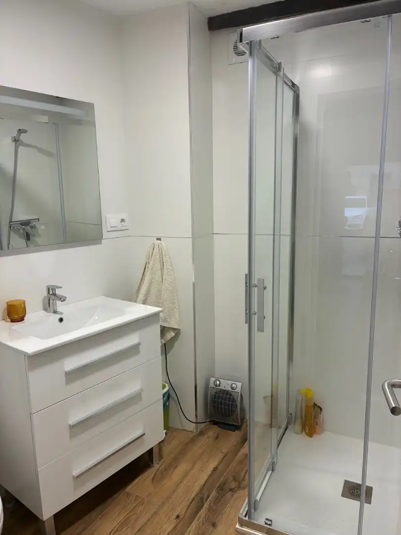 Baño de Finca rústica de alquiler en Cabezón de la Sal con Trastero, Amueblado y Horno