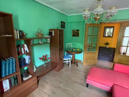 Sala d'estar de Pis en venda en Erandio amb Balcó