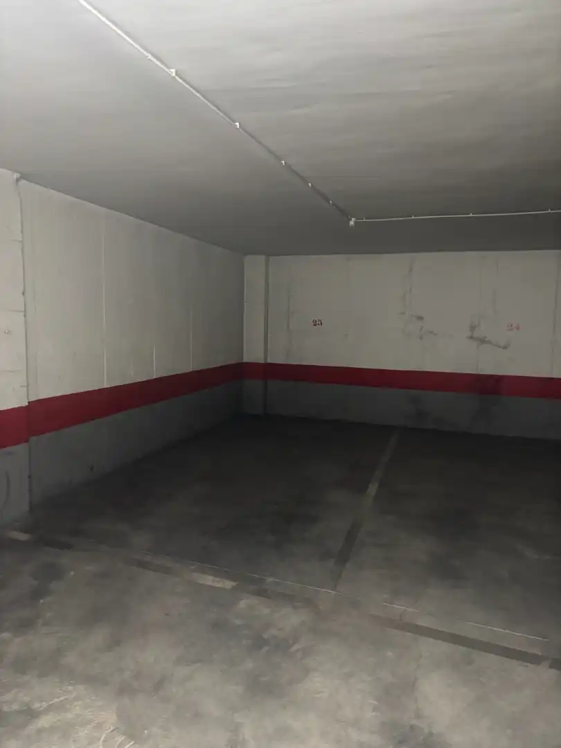 Parking de Apartamento de alquiler en Cájar con Aire acondicionado, Calefacción y Amueblado