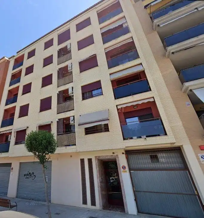 Vista exterior de Piso en venta en Catarroja con Aire acondicionado, Horno y Microondas