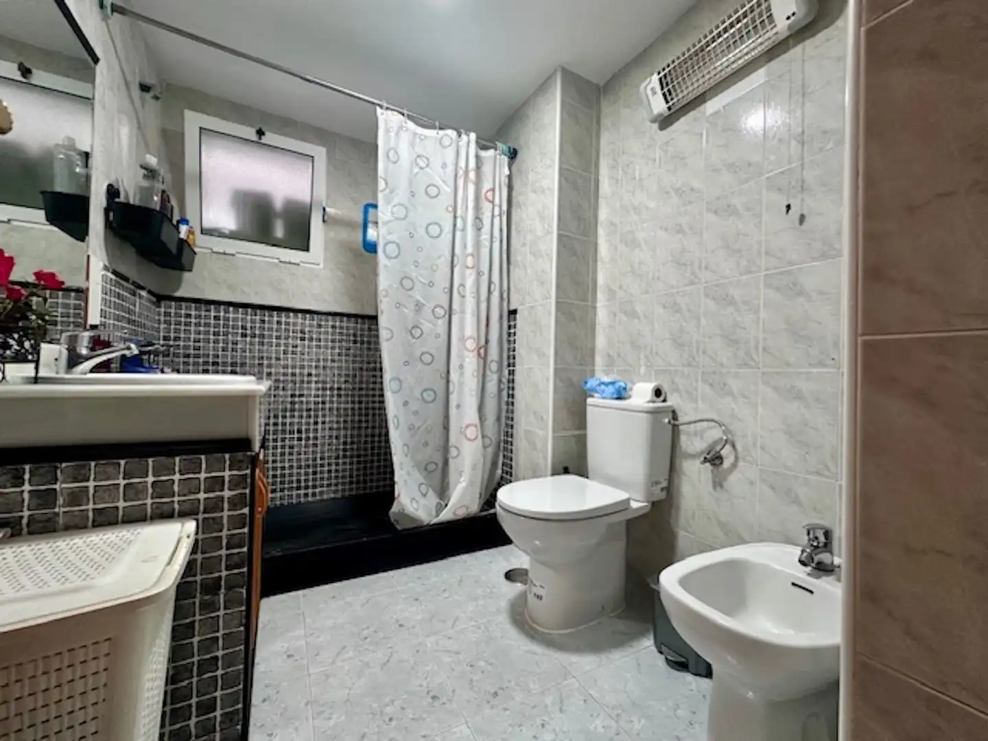 Bathroom of Flat for sale in Marbella  with Air Conditioner and Furnished