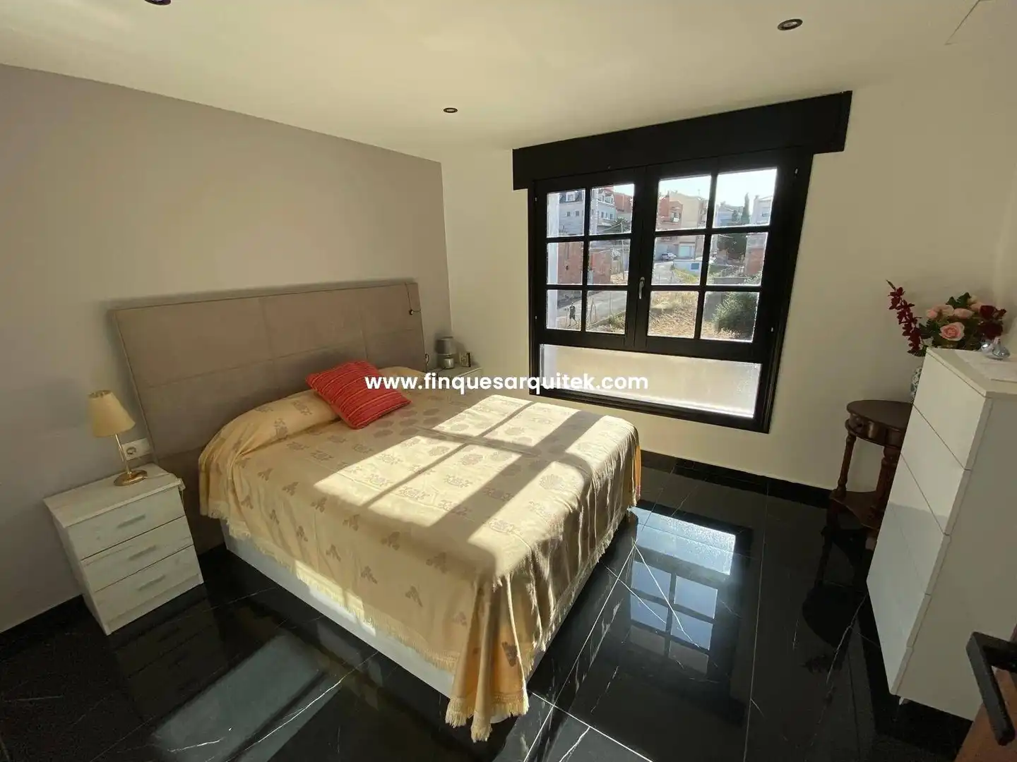 Dormitori de Casa o xalet en venda en Rosselló amb Aire condicionat, Jardí privat i Terrassa