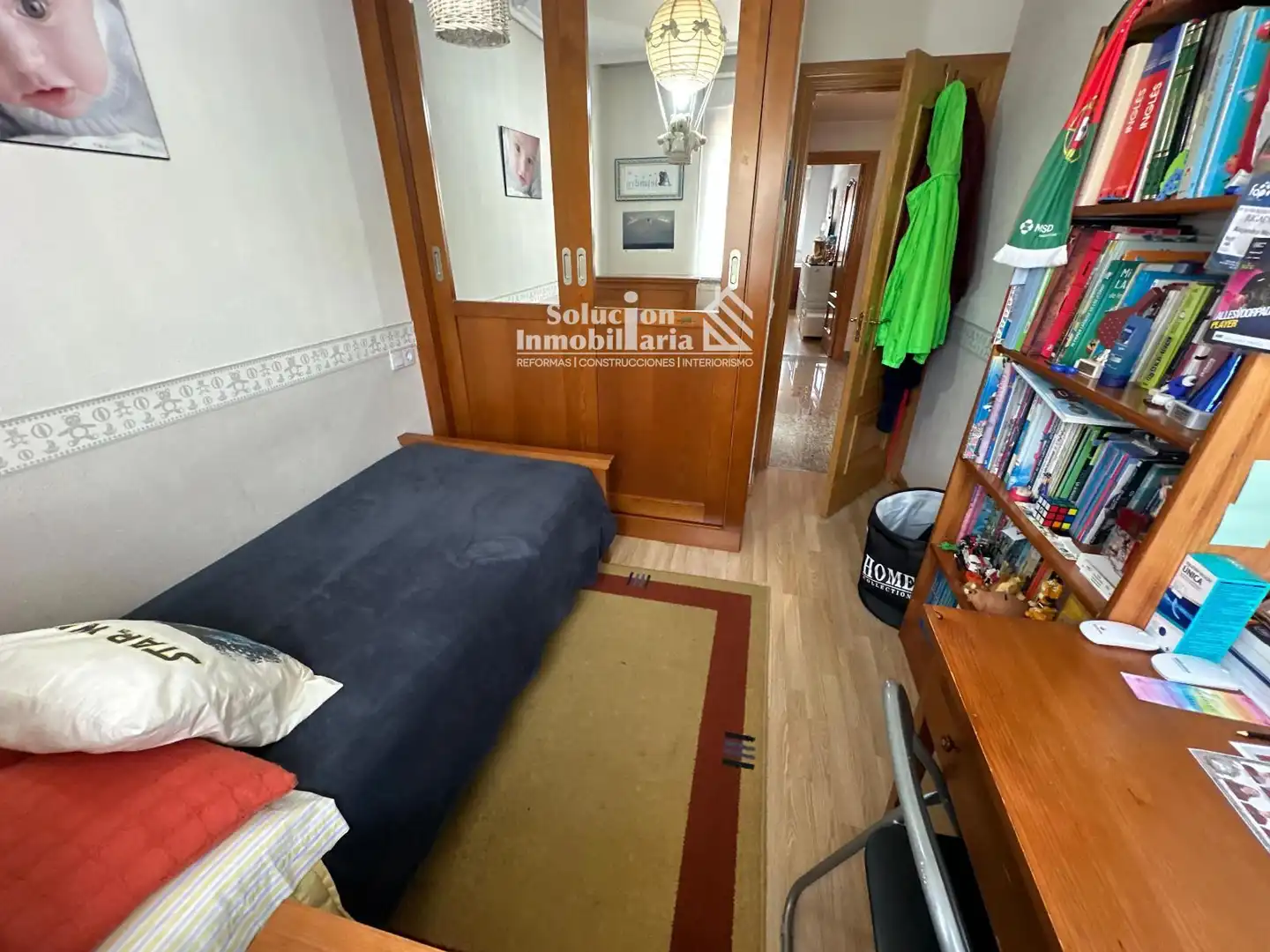Schlafzimmer von Einfamilien-Reihenhaus zum Verkauf in Salamanca mit Heizung, Privatgarten und Möbliert