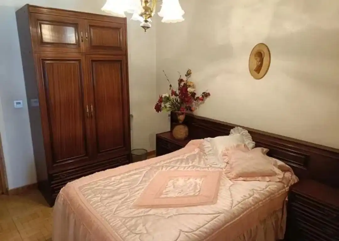Dormitori de Casa o xalet en venda en Prádanos de Bureba amb Calefacció, Traster i Moblat