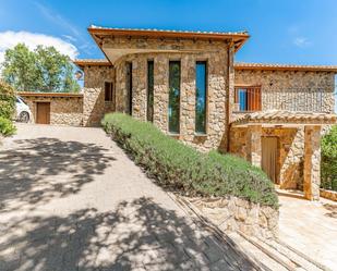 Vista exterior de Casa o xalet en venda en Burgohondo amb Terrassa i Balcó