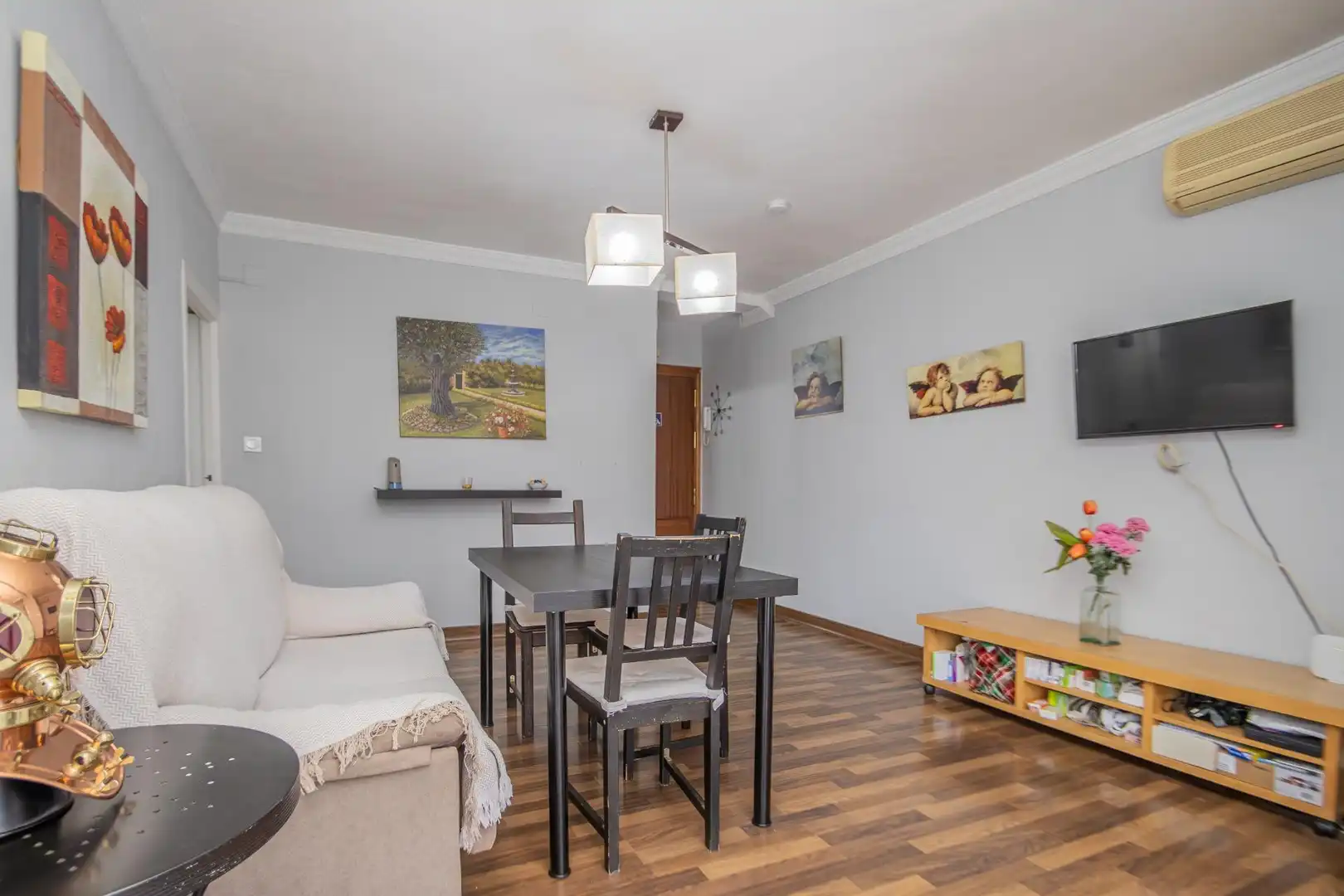 Sala de estar de Piso en venta en Sevilla con Aire acondicionado, Amueblado y Balcón
