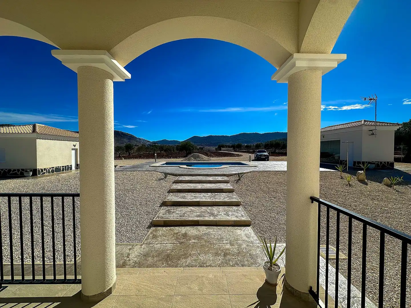 Houses for sale in Sax