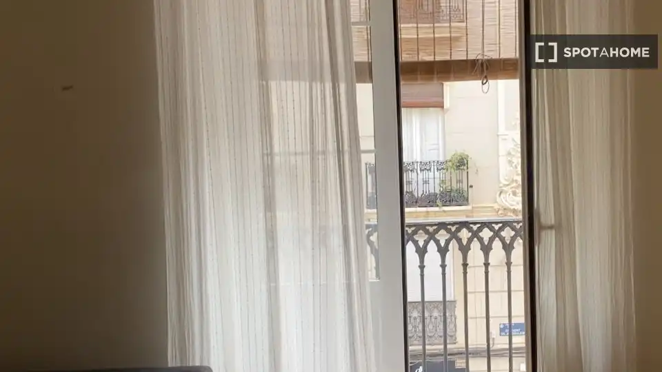 Flat with terrace to rent in Extramurs, imagen 8