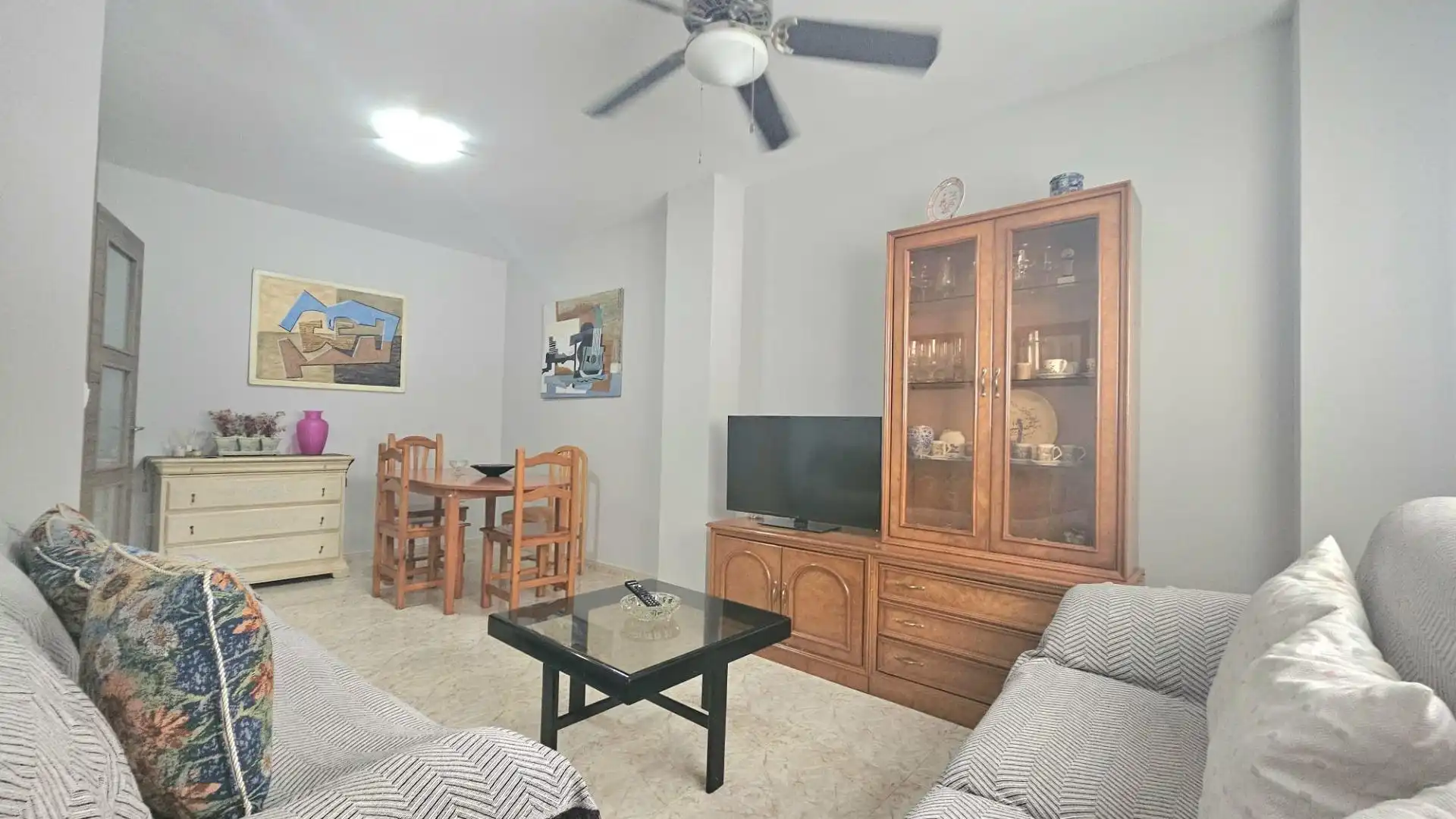 Sala d'estar de Planta baixa en venda en Fuengirola amb Aire condicionat