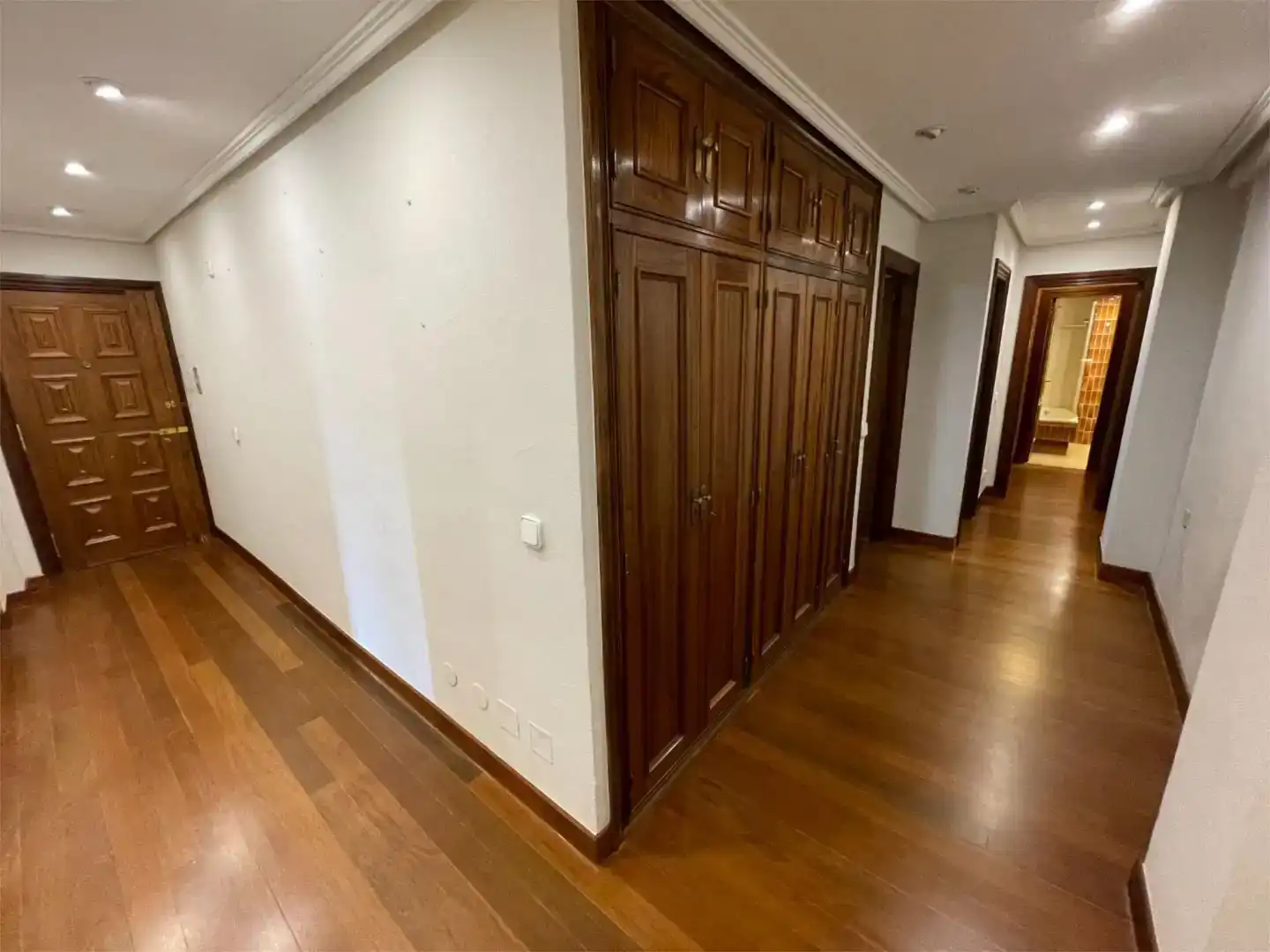 Piso en venta en León Capital  con Parquet, Trastero y Piscina