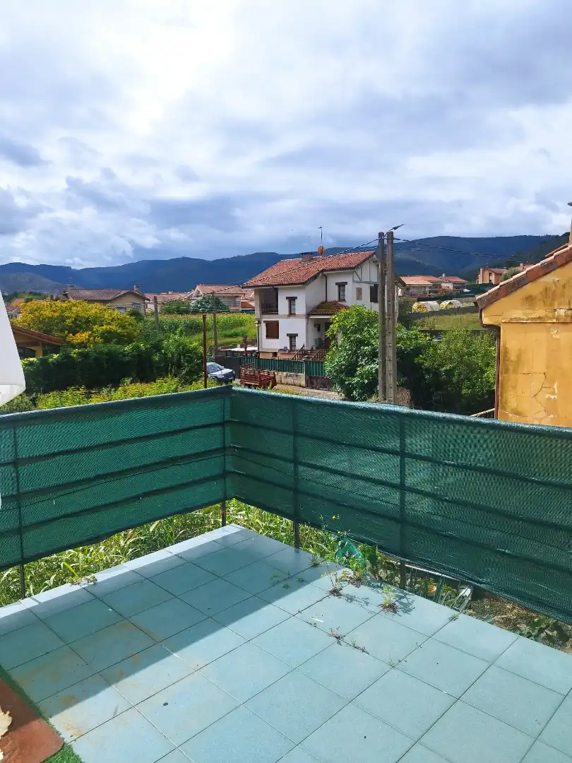 Terrassa de Casa adosada en venda en Castro-Urdiales amb Calefacció, Terrassa i Traster