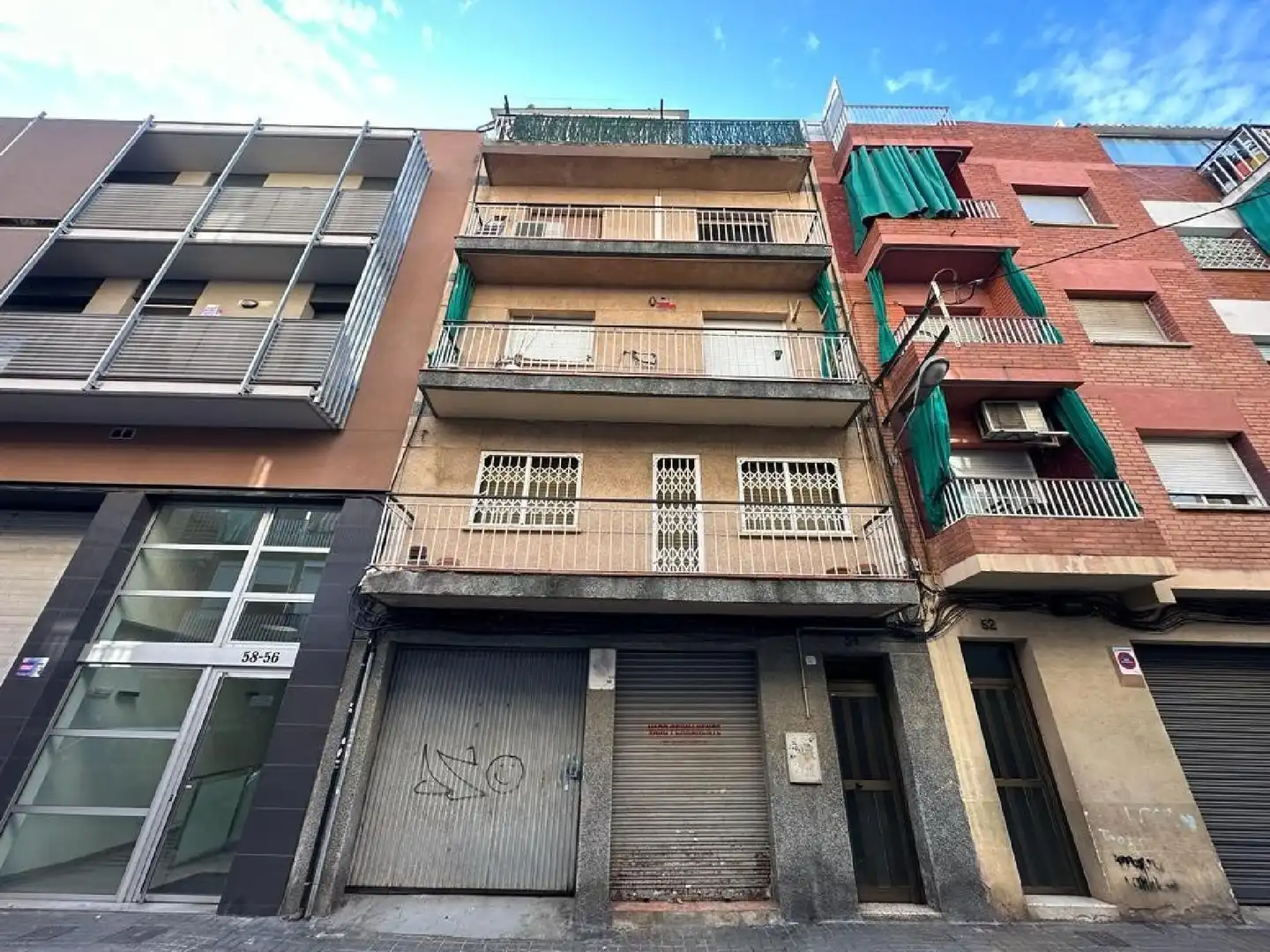 Vista exterior de Pis en venda en Montigalà - Sant Crist