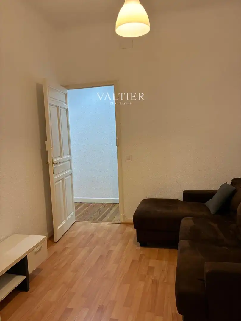 Habitación de Piso de alquiler en  Madrid Capital con Calefacción y Amueblado