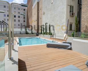 Swimming pool of Flat to rent in  Madrid Capital  with Air Conditioner, Heating and Terrace