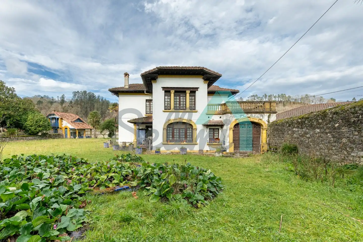 Vista exterior de Casa o xalet en venda en Piloña amb Jardí privat, Parquet i Terrassa