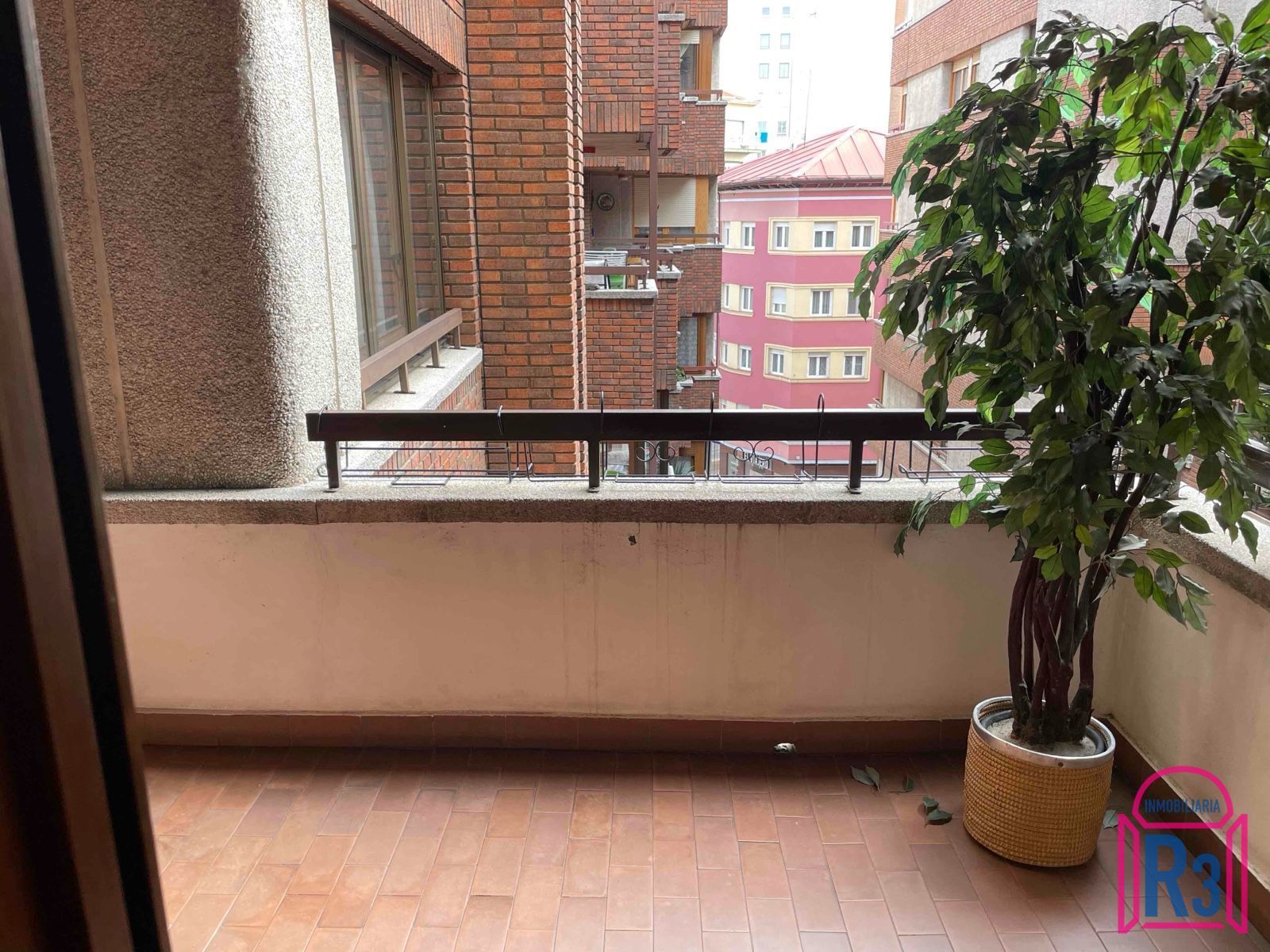 Terrassa de Pis en venda en León Capital  amb Calefacció i Terrassa