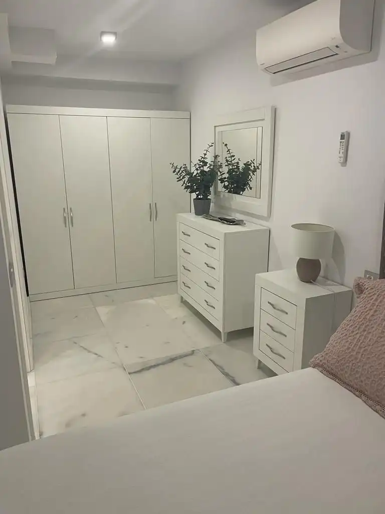 Schlafzimmer von Geschaftsraum zum Verkauf in Marbella