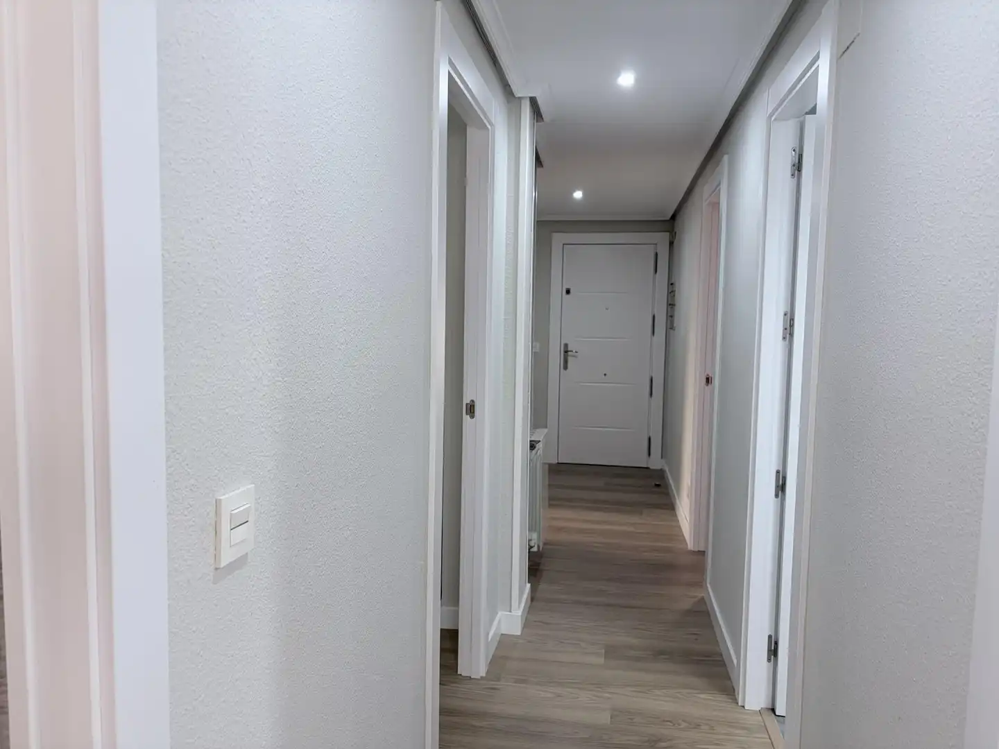 Wohnung zur Miete in Zaragoza mit Klimaanlage, Heizung und Terrasse