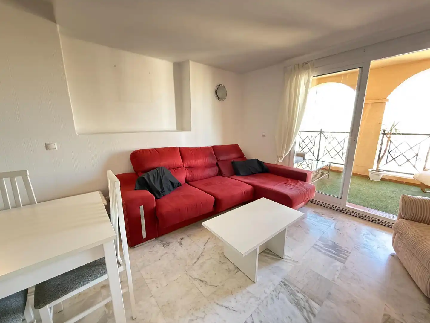 Sala de estar de Apartamento en venta en Torrevieja con Aire acondicionado, Terraza y Amueblado