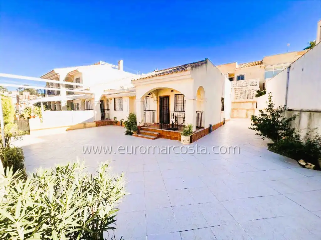 Casa pareada con piscina en venta en Carrer el Moll, imagen 4