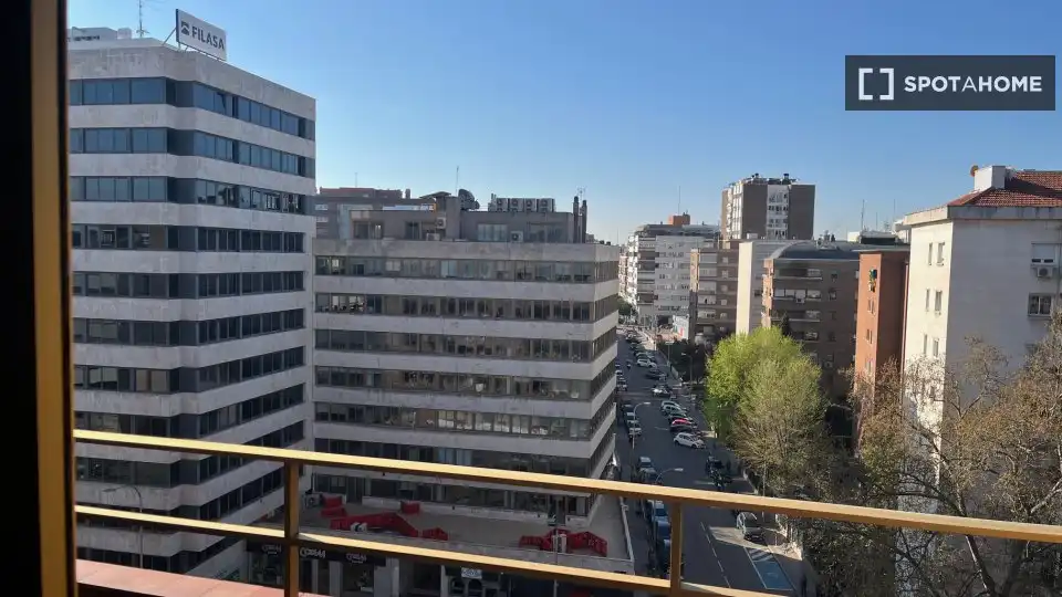 Vista exterior de Pis de lloguer en Madrid amb Aire condicionat, Calefacció i Moblat