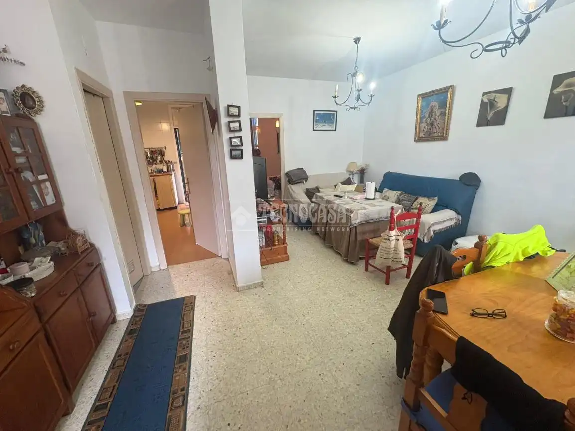 Casa aparellada amb terrassa en venda a Almensilla, imagen 2