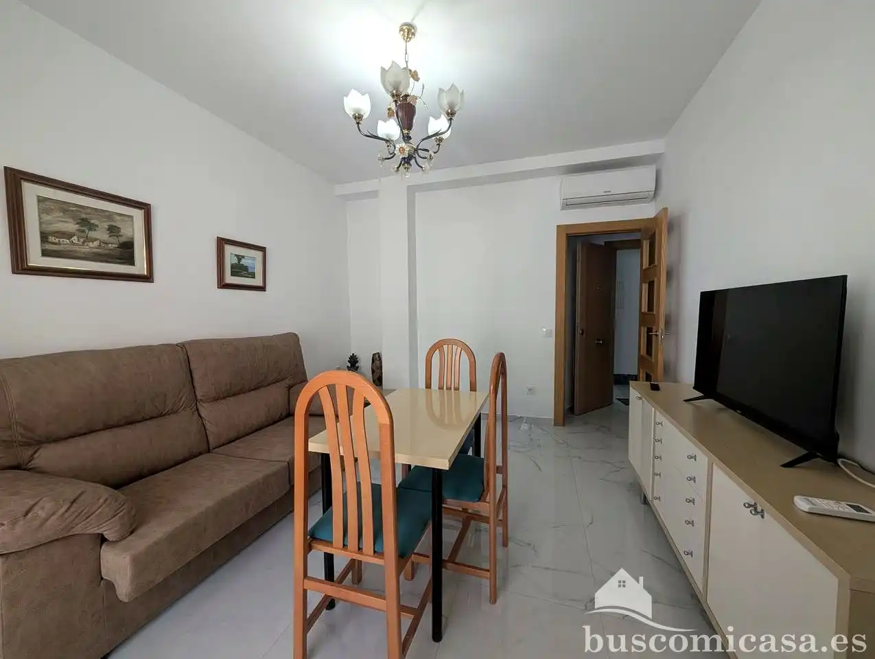 Sala d'estar de Pis de lloguer en Linares amb Moblat i Balcó
