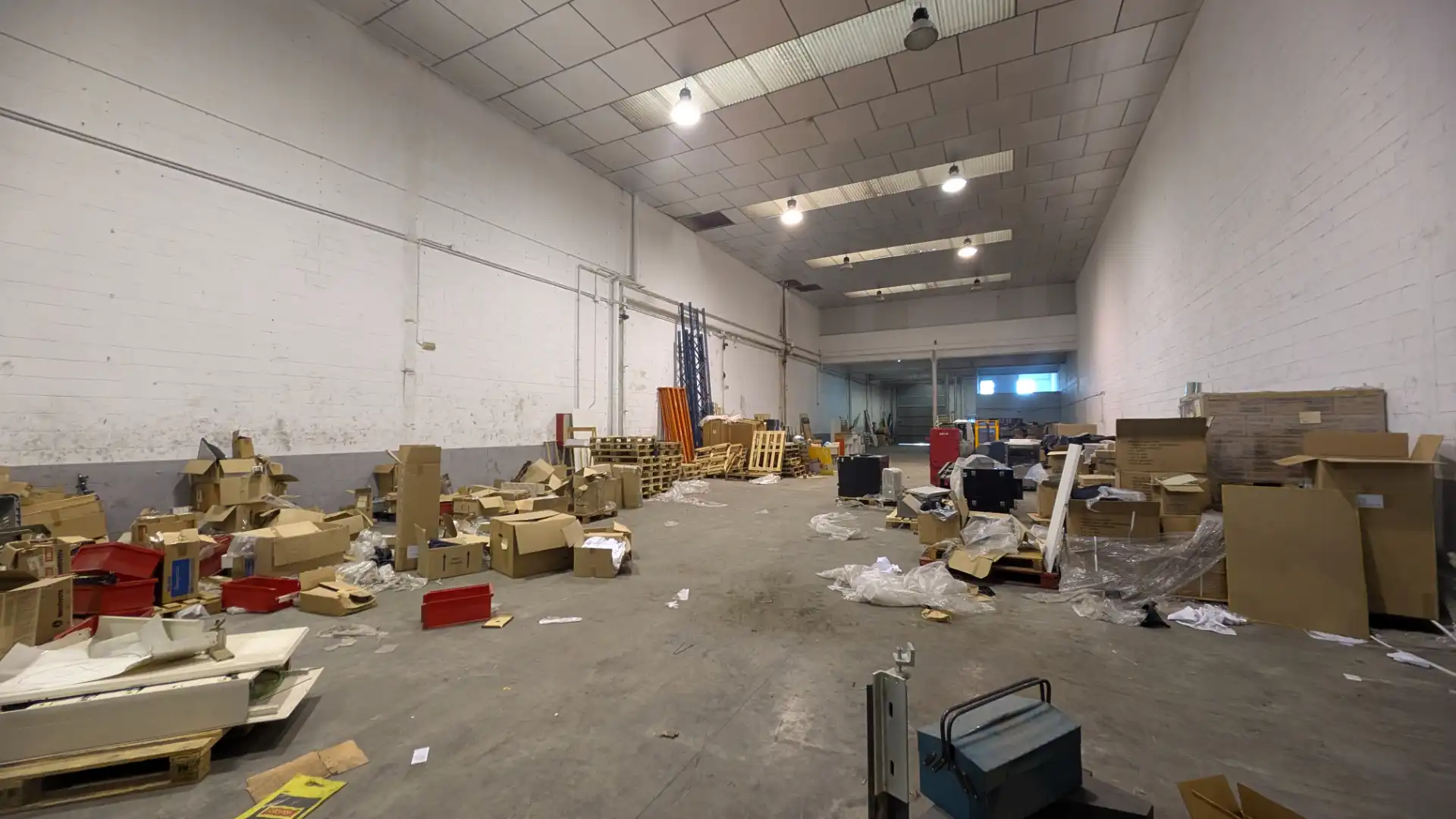 Fabrikhallen zum Verkauf in Molins de Rei