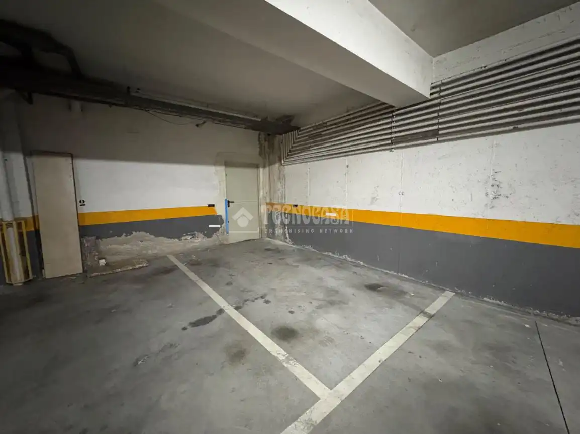 Parking de Local en venta en Getafe con Aire acondicionado
