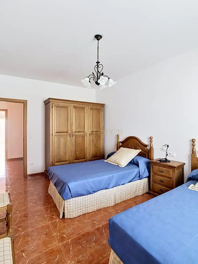Bedroom of Houses for sale in Cuevas de San Marcos