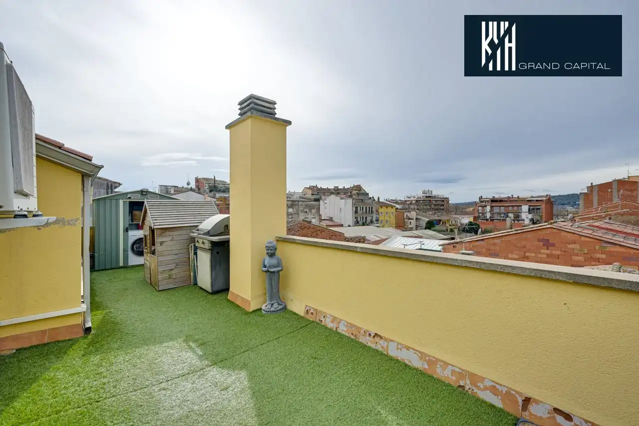 Terraza de Dúplex en venta en Salt con Calefacción, Terraza y Balcón