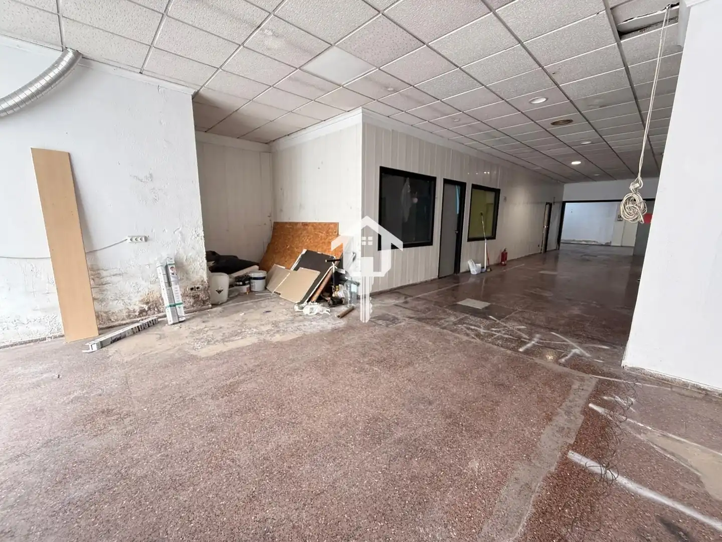 Local comercial en venta en Calle FCO CARRATALA CERNUDA, imagen 3