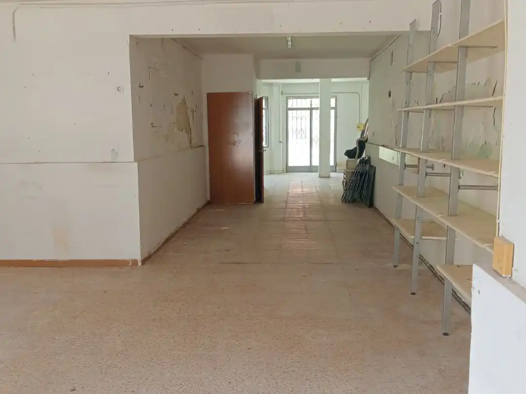 Business premises for sale in emili vendrell 3, imagen 10