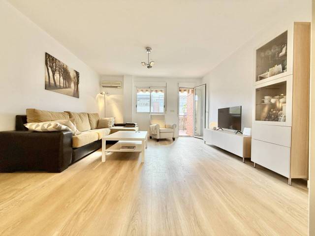 Piso en Venta en Paseo Oporto en Los Vientos- Casa Ros