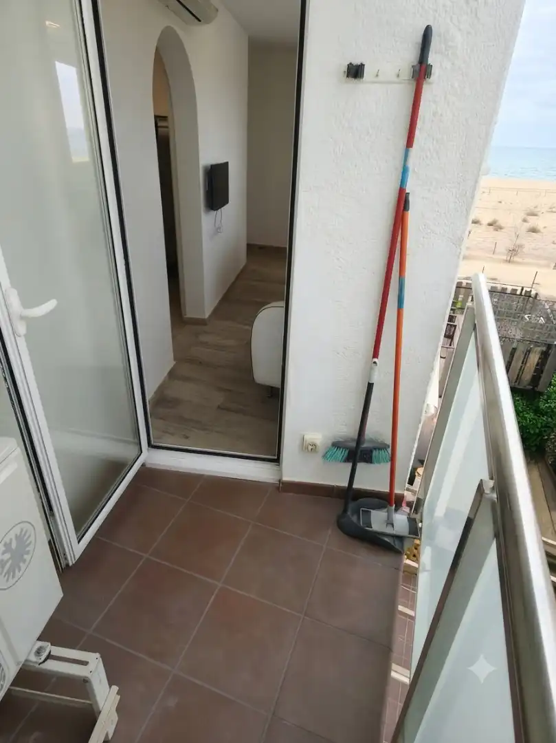 Appartamento con terrazza in affitto a Avinguda Maresme, imagen 11