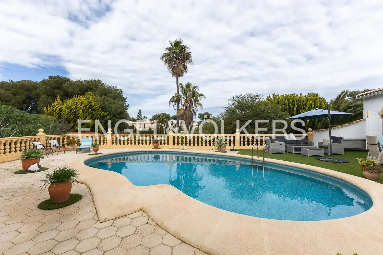 Swimming pool of Houses for sale in Jávea / Xàbia  with Air Conditioner, Heating and Private garden