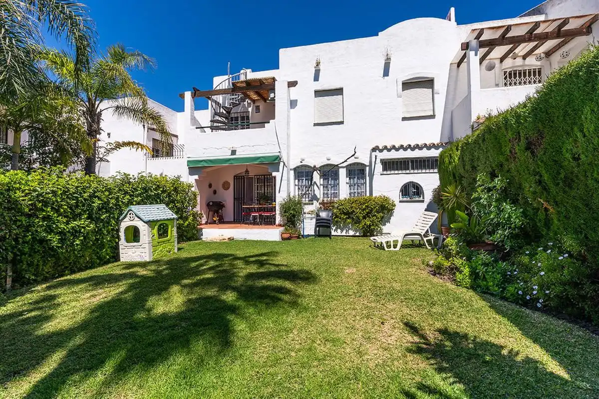 Garden of Detached homes for rent in Estepona  with Air Conditioner, Heating and Terrace