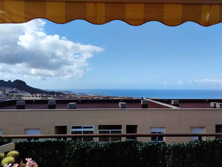 Vista exterior de Apartamento en venta en Adeje con Amueblado, Horno y Lavadora