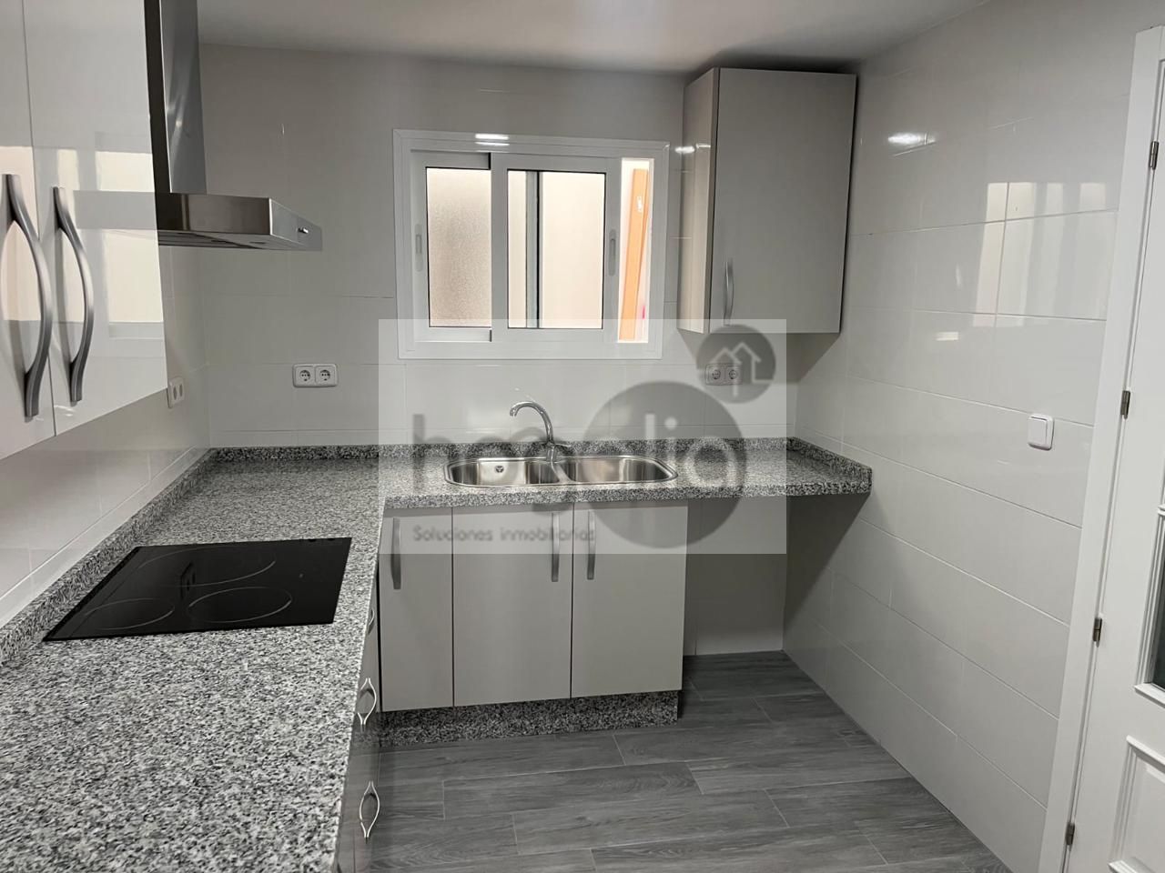 Kitchen of Flat to rent in  Sevilla Capital  with Terrace