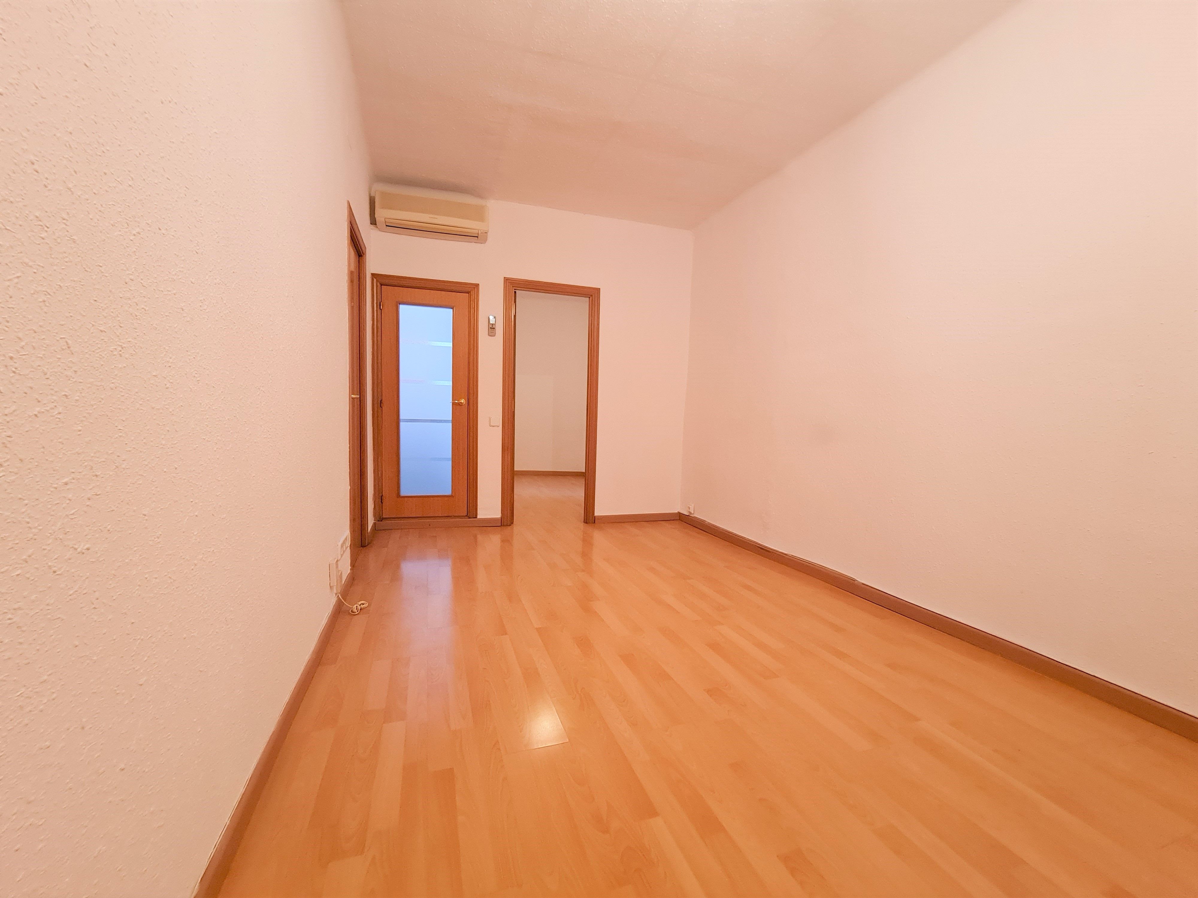 Bedroom of Flat for sale in L'Hospitalet de Llobregat