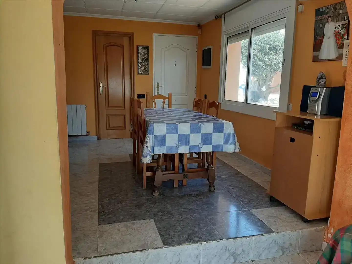 Menjador de Casa o xalet en venda en La Bisbal del Penedès amb Aire condicionat i Piscina