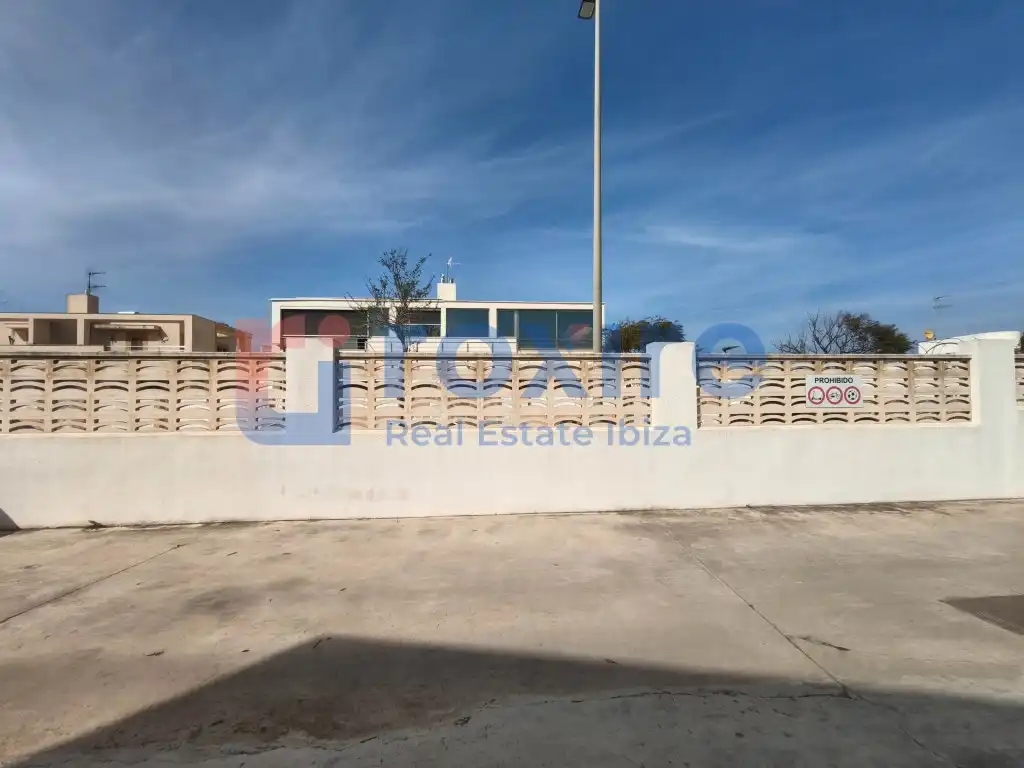 Vista exterior de Casa adosada en venda en Sant Josep de sa Talaia amb Aire condicionat, Terrassa i Piscina