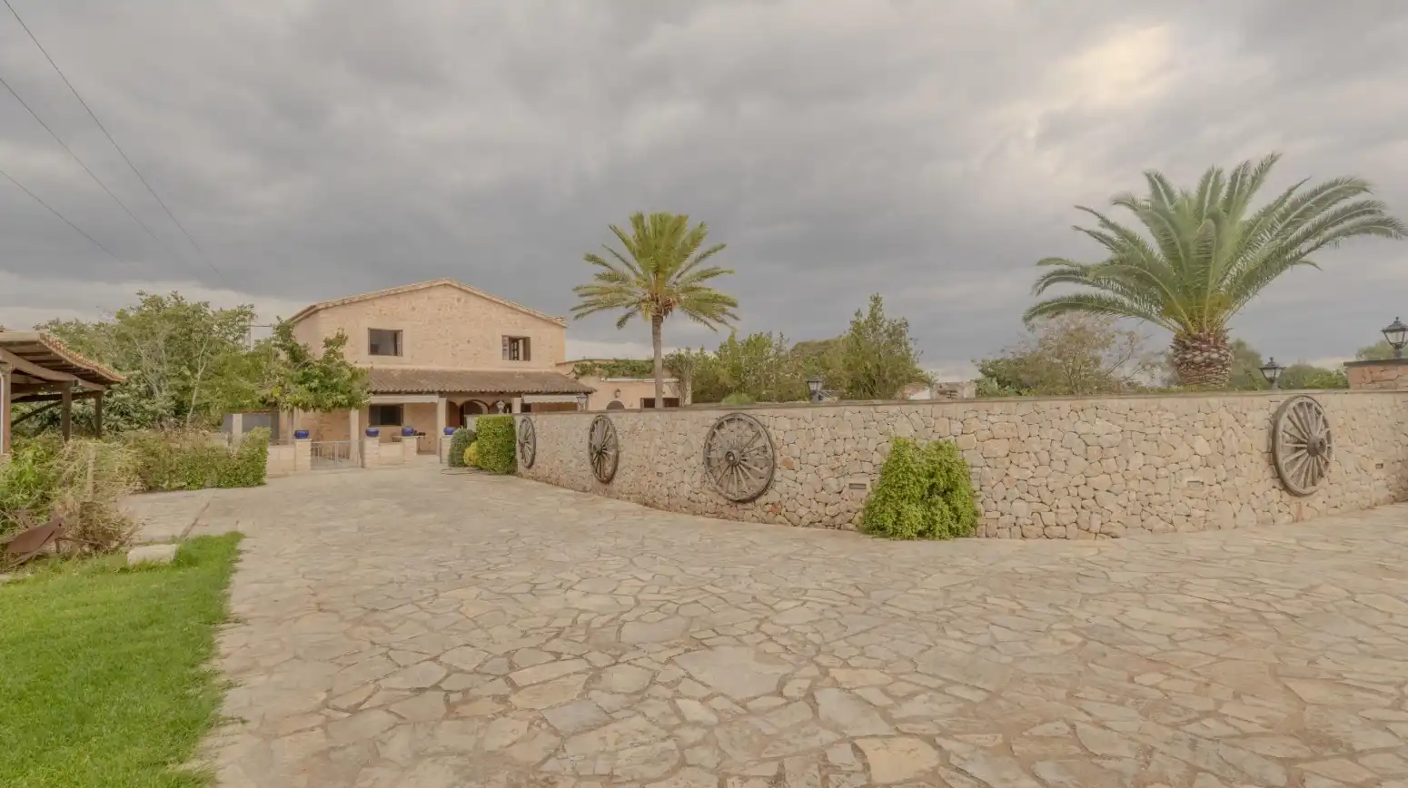 Vista exterior de Casa o xalet en venda en Llucmajor amb Aire condicionat, Calefacció i Terrassa