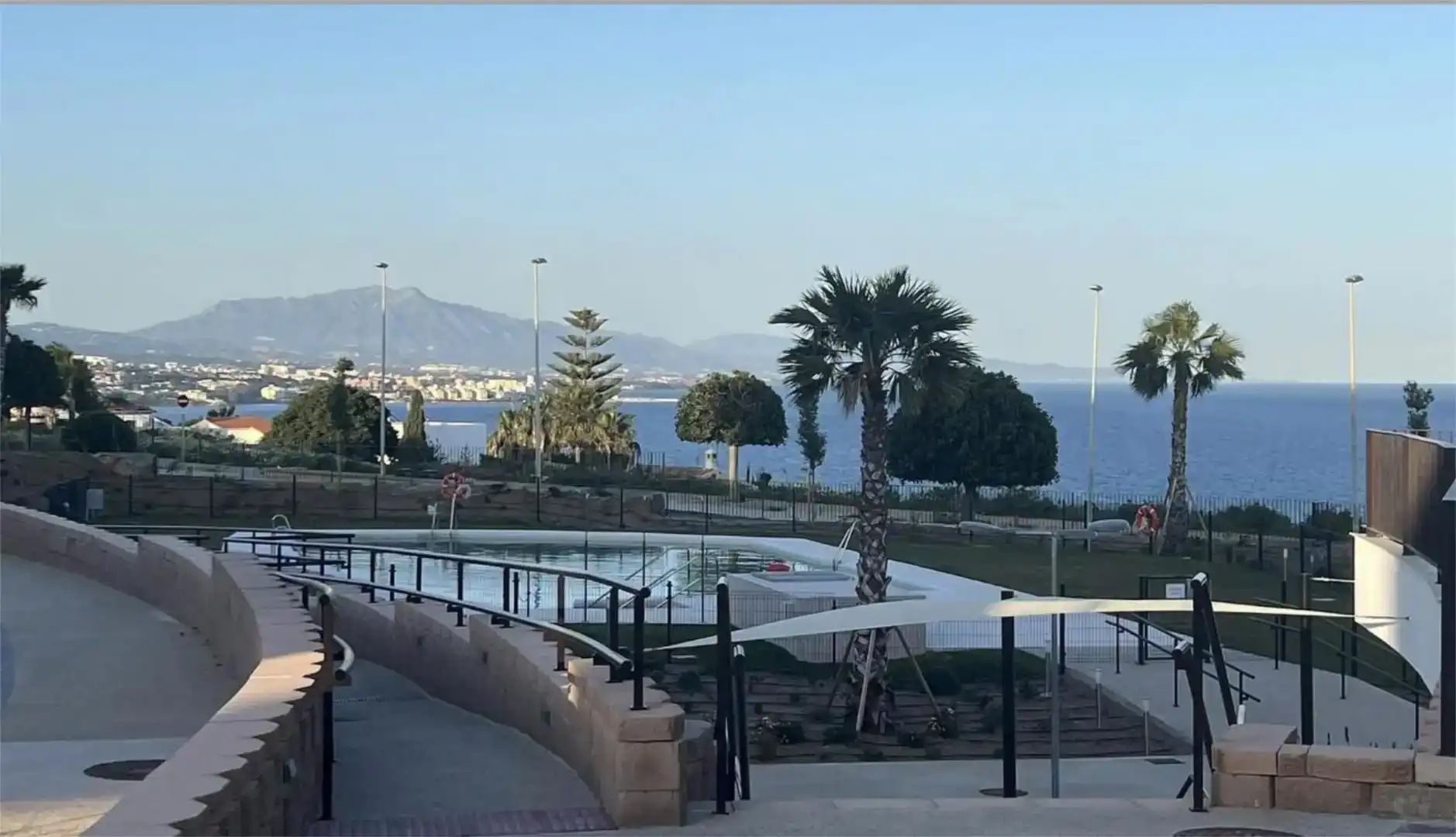 Schwimmbecken von Wohnungen zur Miete in Casares mit Klimaanlage und Schwimmbad
