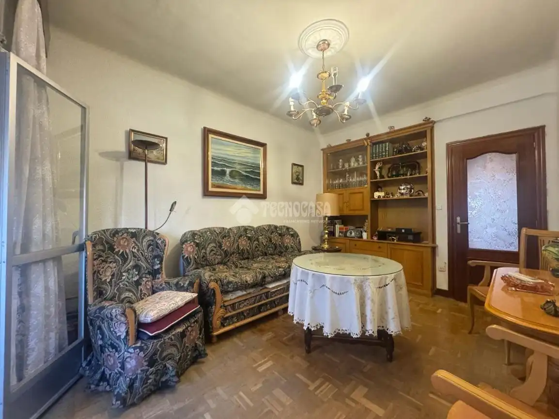Sala d'estar de Pis en venda en Madrid amb Aire condicionat, Calefacció i Parquet