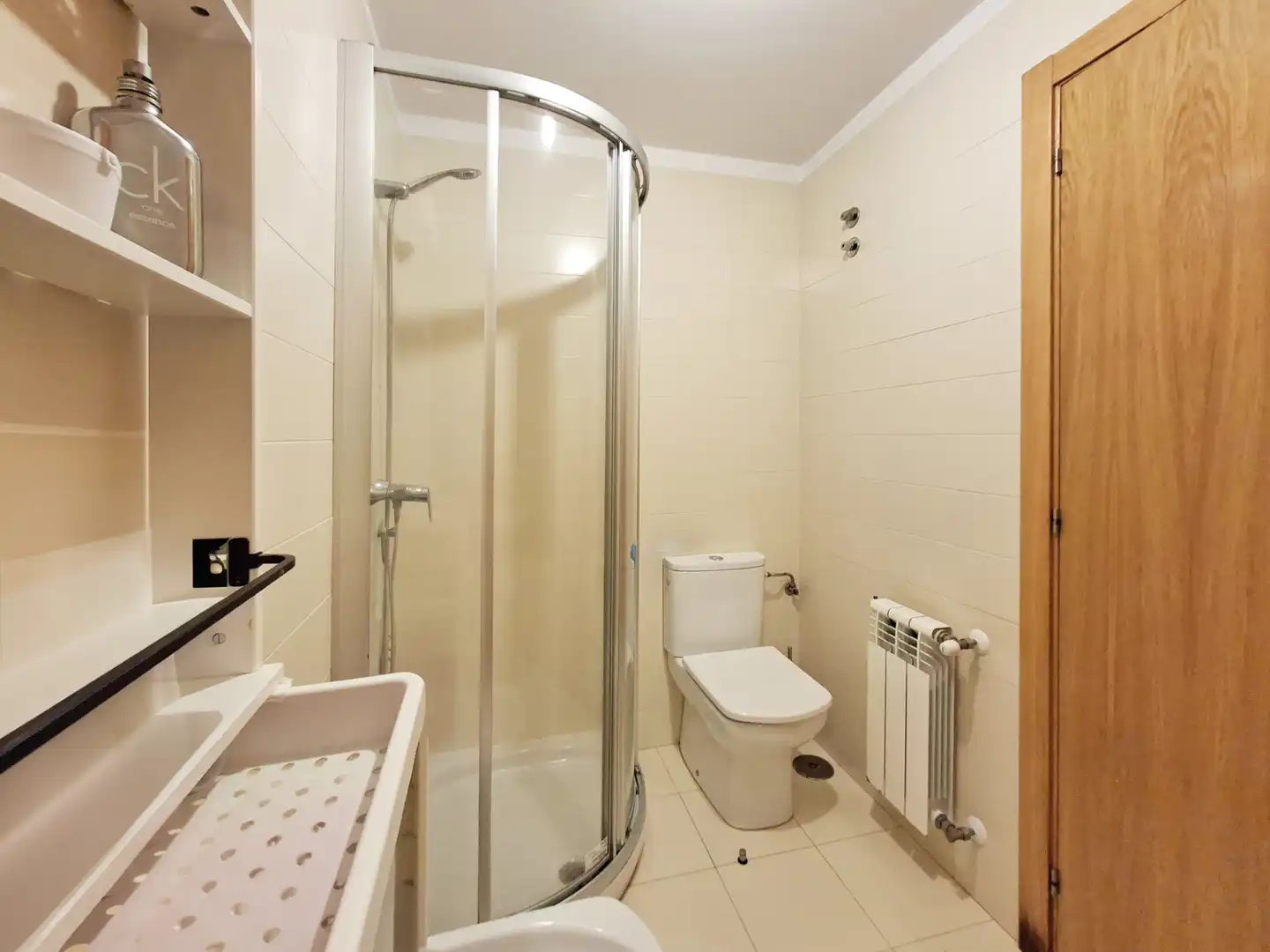 Bathroom of Flat for sale in Cambre   with Heating, Parquet flooring and Storage room