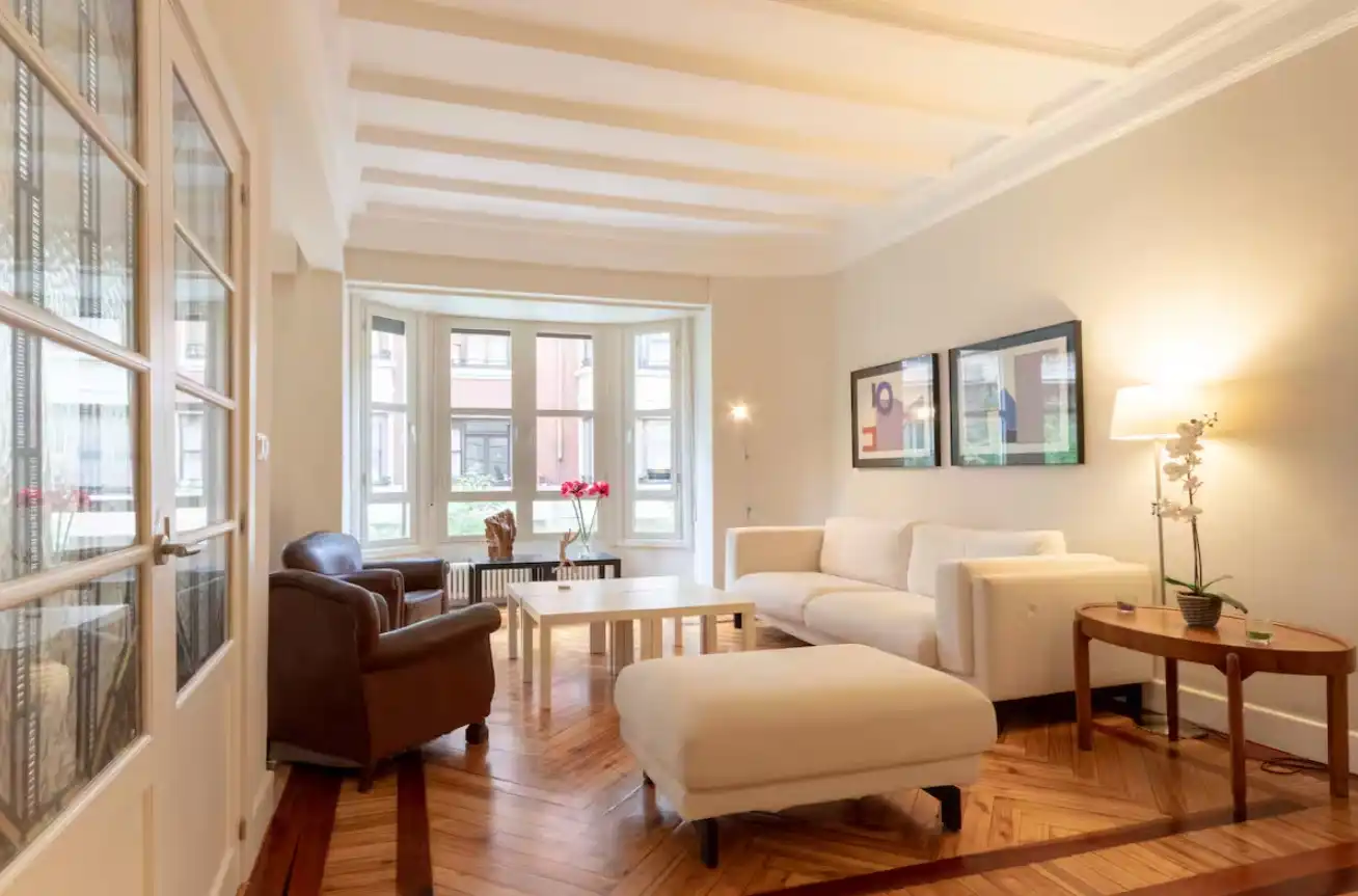 Sala de estar de Apartamento de alquiler en Bilbao  con Aire acondicionado, Amueblado y Horno