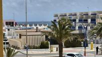 Vista exterior de Pis de lloguer en La Manga del Mar Menor amb Terrassa i Balcó