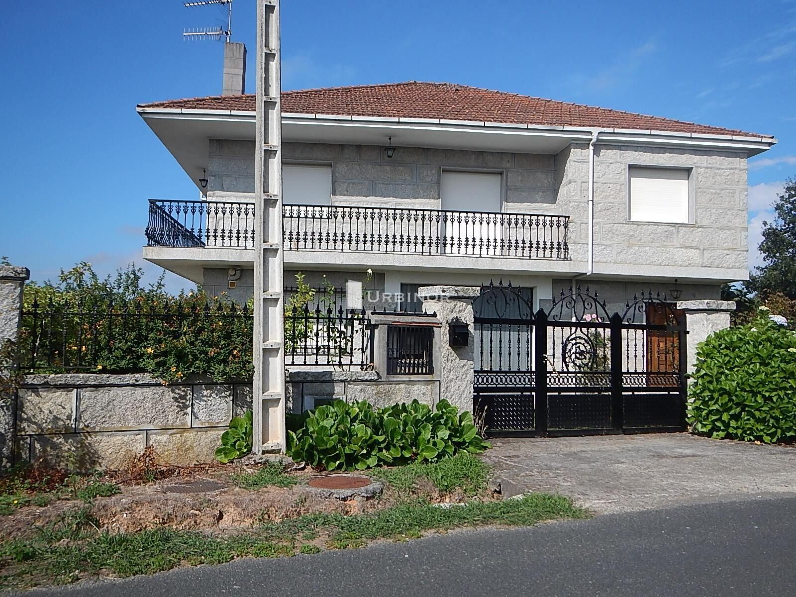 Exterior view of House or chalet for sale in Xunqueira de Ambía  with Heating, Private garden and Balcony