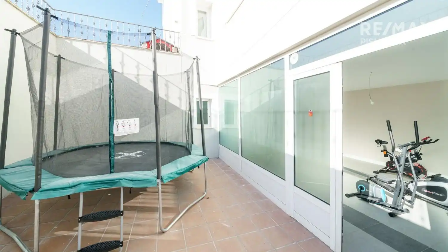Terrassa de Casa o xalet en venda en Laguna de Duero amb Calefacció, Jardí privat i Terrassa